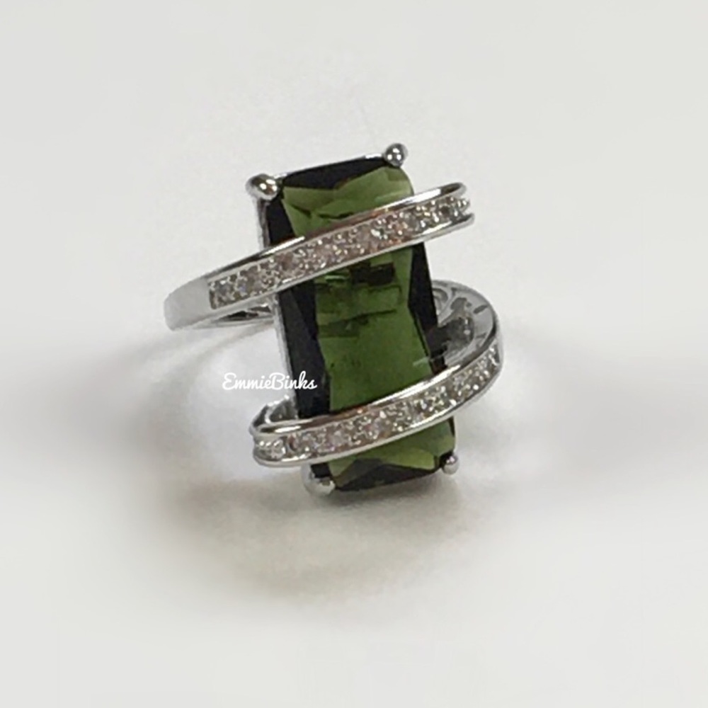 New 925 Radiant Emerald Cubic Zirconia Tension Swirl Statement Ring